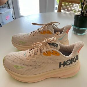 Hoka Women's Clifton 9 Running Shoes